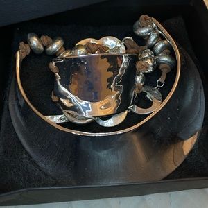 Robert Lee Morris Silver collard necklace and bracelet.